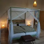 Апартаменты Alte Brennerei Schloss Zehista Og Akelei *