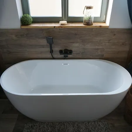 Alte Brennerei Schloss Zehista Og Akelei Lejlighed