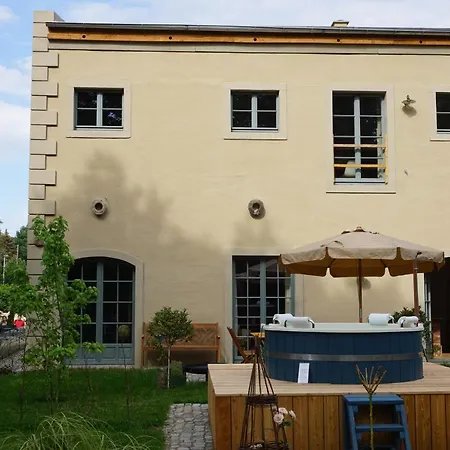 Alte Brennerei Schloss Zehista Og Akelei *