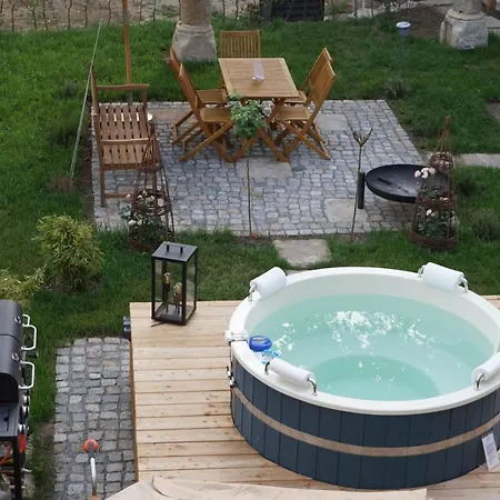 Alte Brennerei Schloss Zehista Og Akelei * Pirna