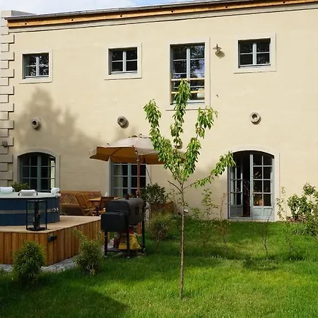 Alte Brennerei Schloss Zehista Og Akelei Pirna