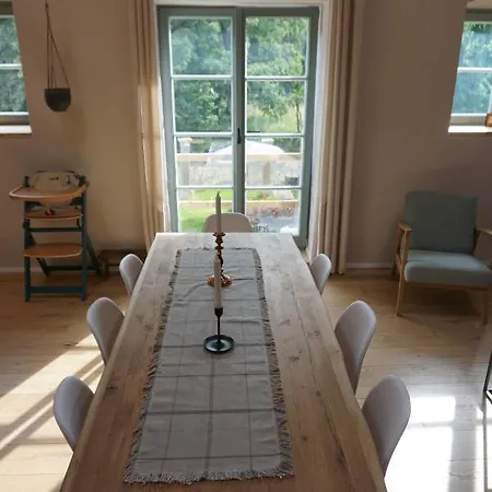 Alte Brennerei Schloss Zehista Og Akelei * Pirna