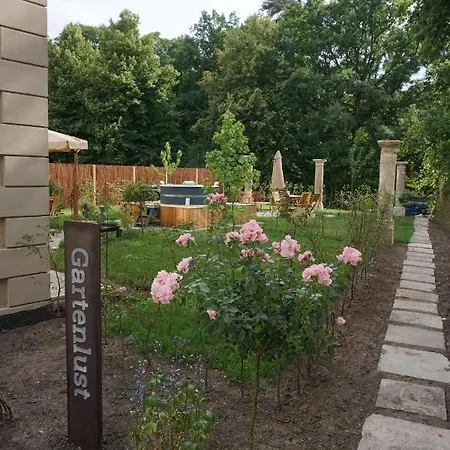 Alte Brennerei Schloss Zehista Og Akelei Apartment *