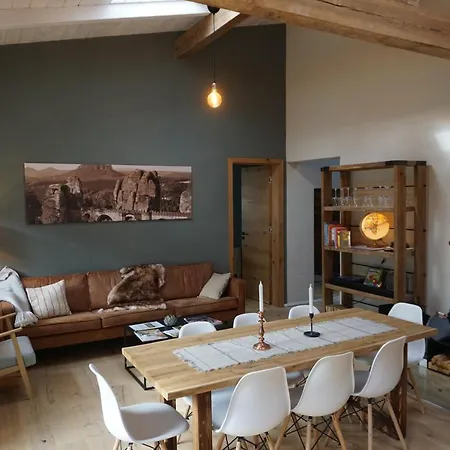 Alte Brennerei Schloss Zehista Og Akelei Pirna