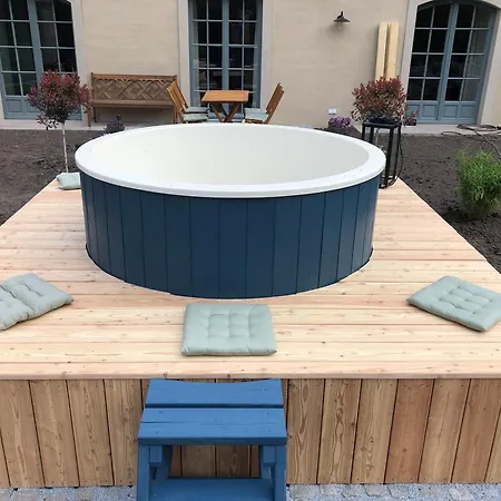 Alte Brennerei Schloss Zehista Og Akelei *